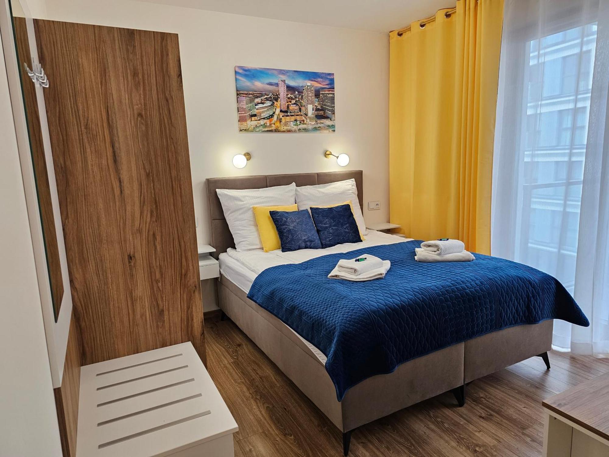 Apartamenty Wola Tower Warsaw Exterior photo